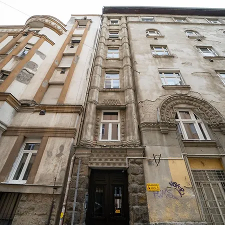 Greguss Calm Chic W Ac By M2 Metro * Budapest