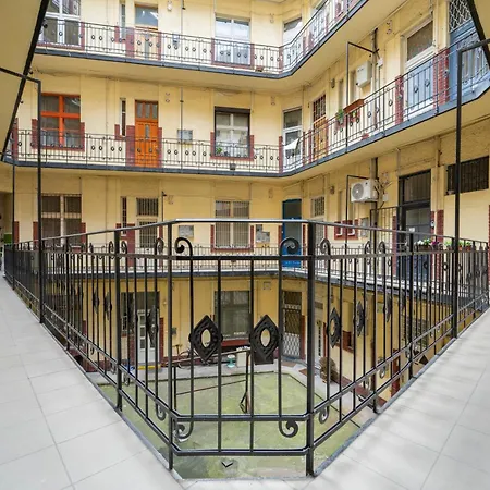 Greguss Calm Chic W Ac By M2 Metro