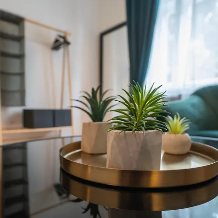 Greguss Calm Chic W Ac By M2 Metro Budapešť